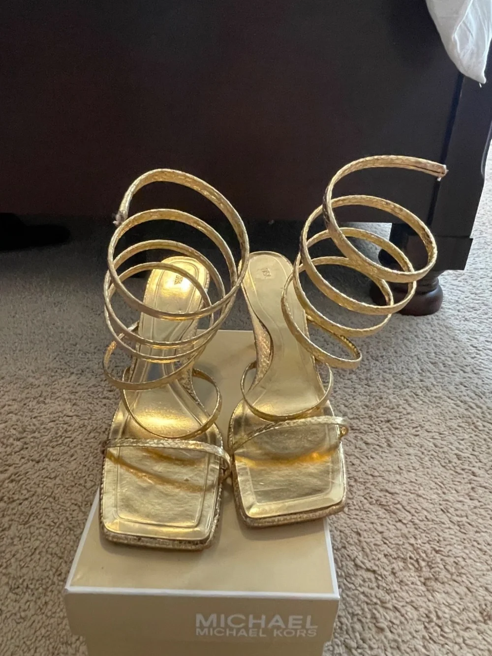 Zara Gold spiral heel sandals - Picture 2 of 6